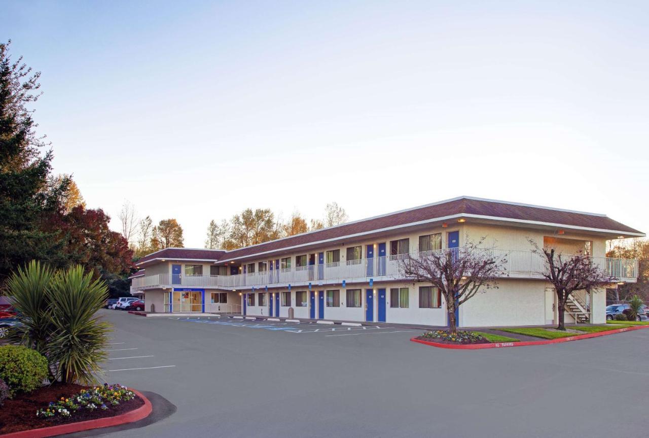 Motel 6-Troutdale, Or - Portland East Eksteriør bilde