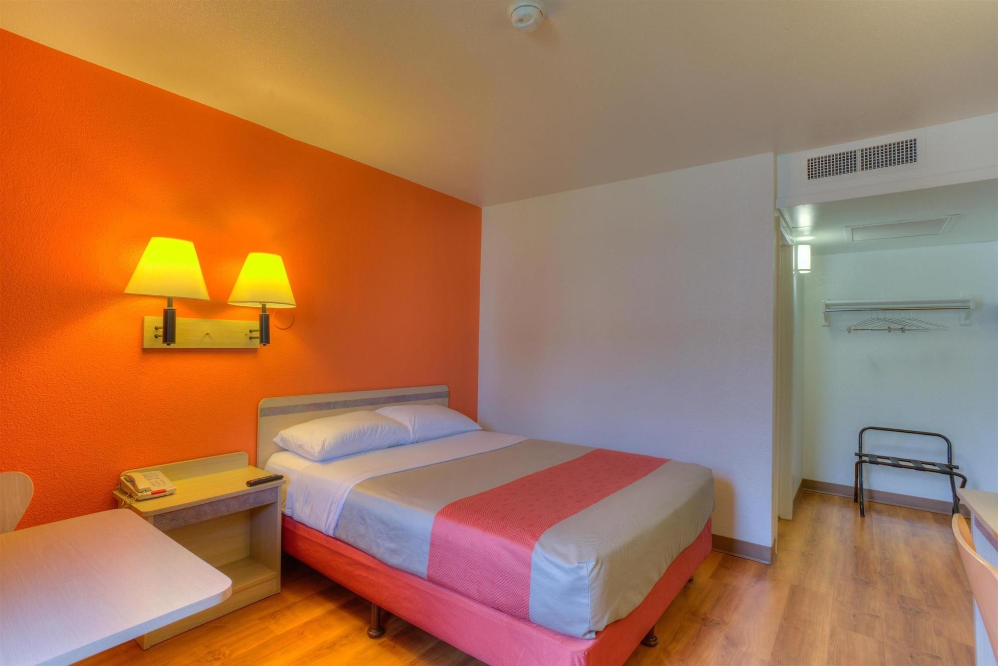 Motel 6-Troutdale, Or - Portland East Eksteriør bilde