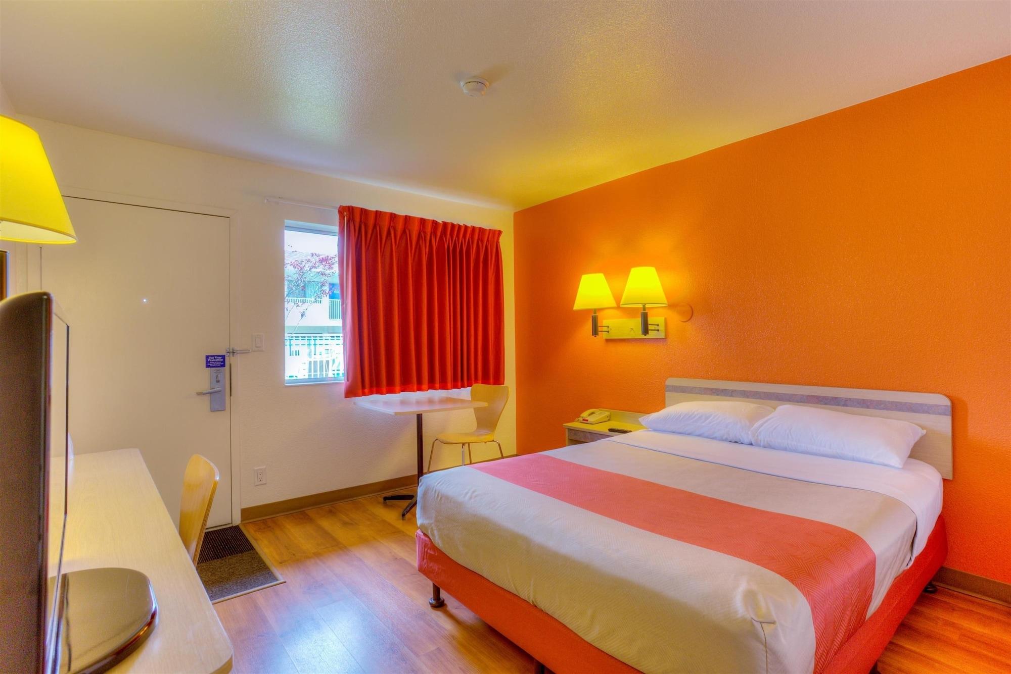 Motel 6-Troutdale, Or - Portland East Eksteriør bilde