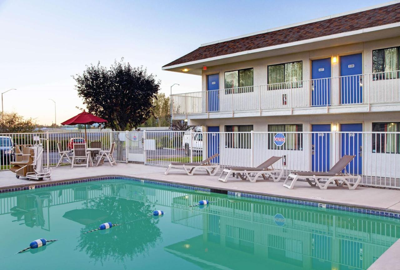 Motel 6-Troutdale, Or - Portland East Eksteriør bilde