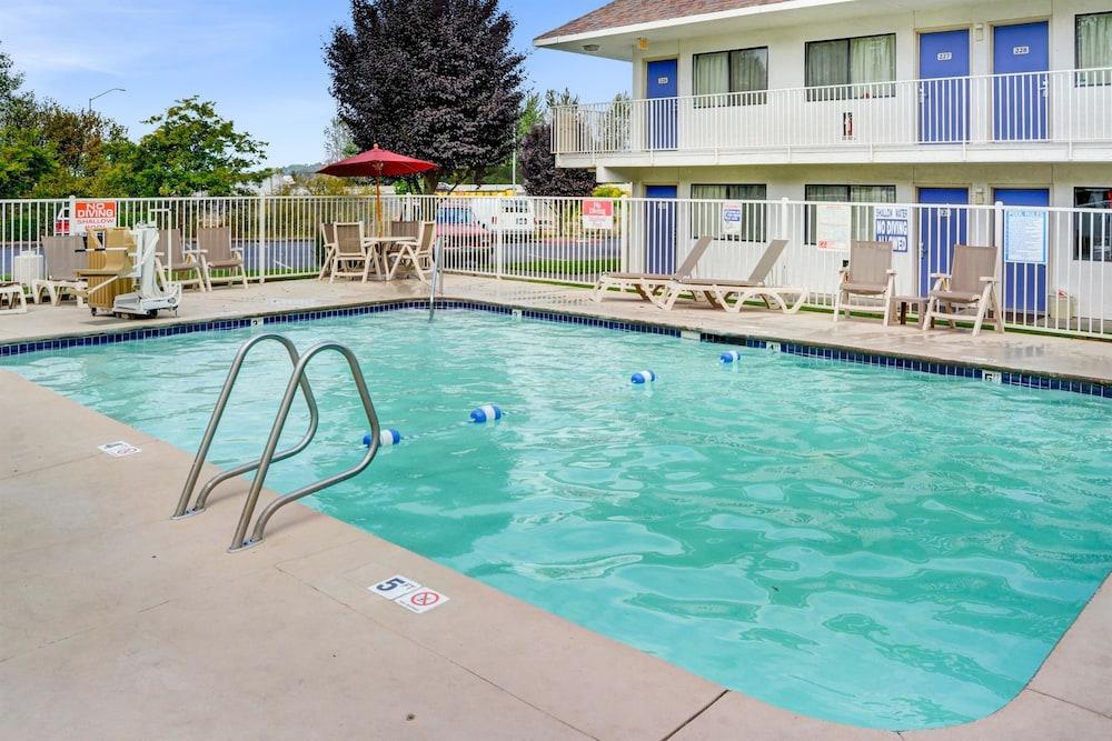 Motel 6-Troutdale, Or - Portland East Eksteriør bilde