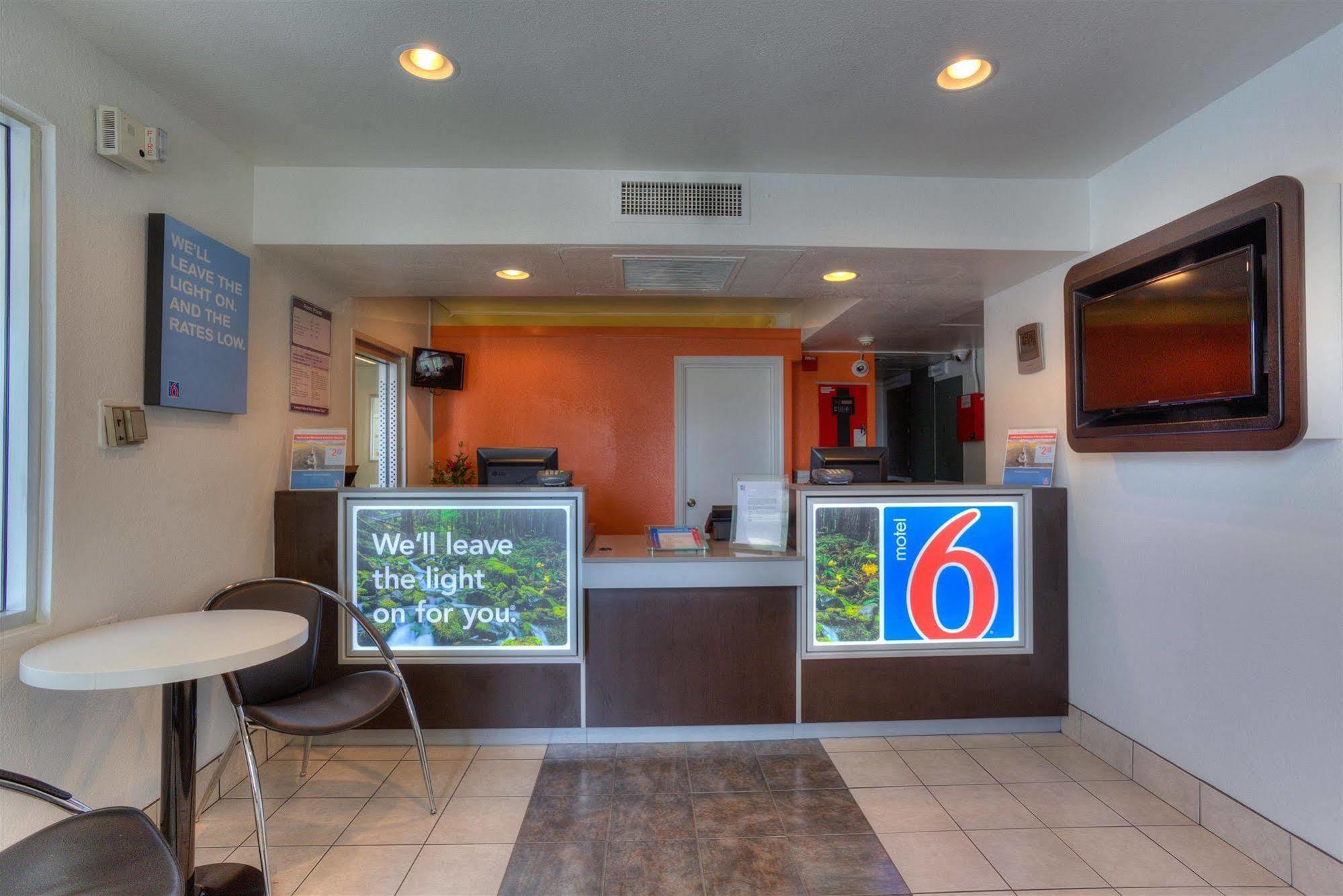 Motel 6-Troutdale, Or - Portland East Eksteriør bilde